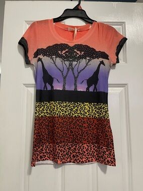 Colorblock Safari Print Tee with Giraffe Silhouette